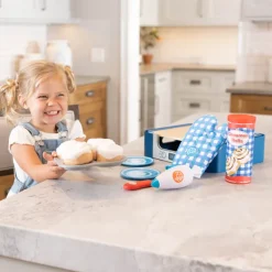 Pretendables Cinnamon Roll Set